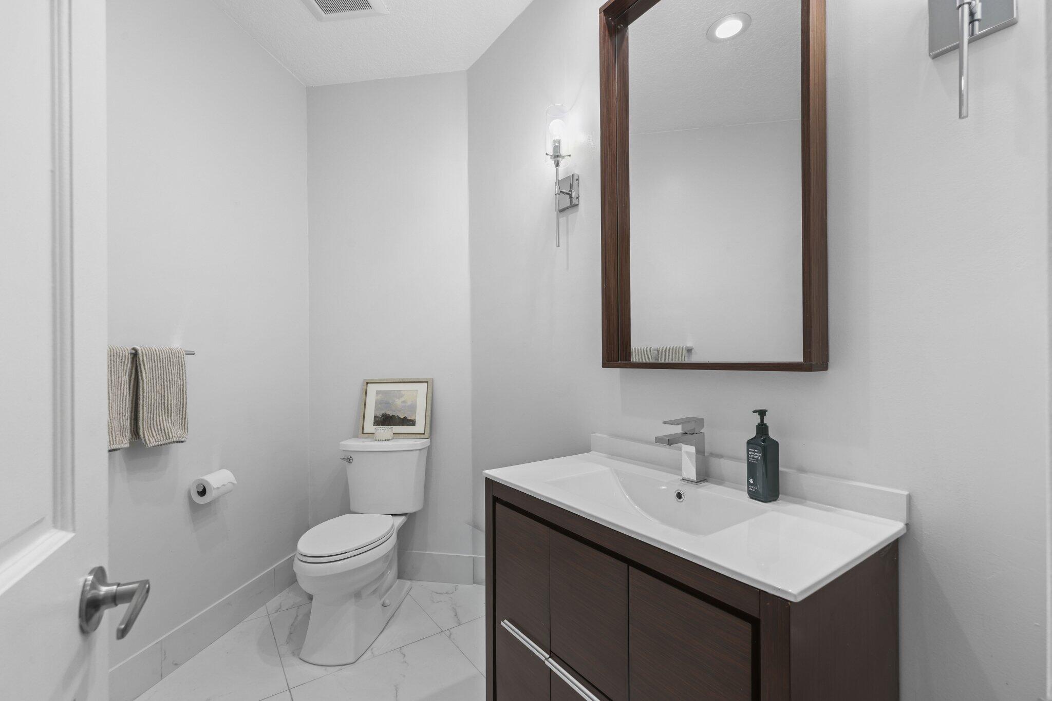 201 Northeast 4th Street Boca Raton, FL 33432 - Photo 31 of 47 Guest Bathroom 1