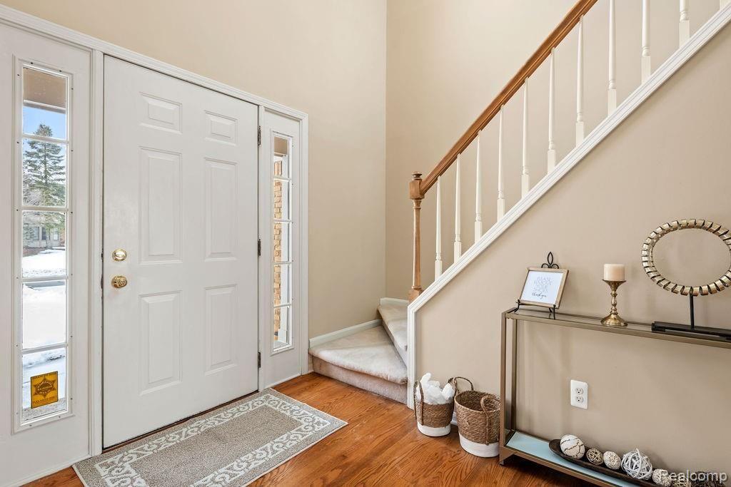 1562 Grandview Drive Rochester, MI 48306 - Photo 4 of 33