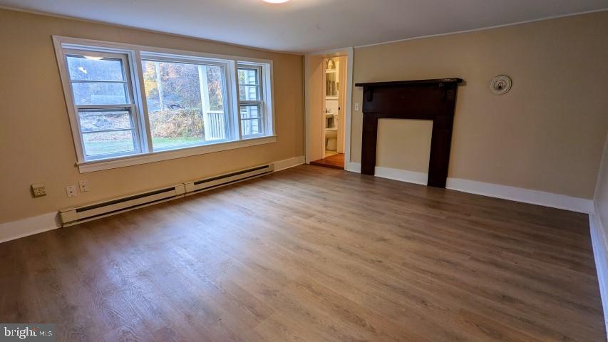 4303 Weakley Hollow Road Syria, VA 22743 - Photo 3 of 20 Living room