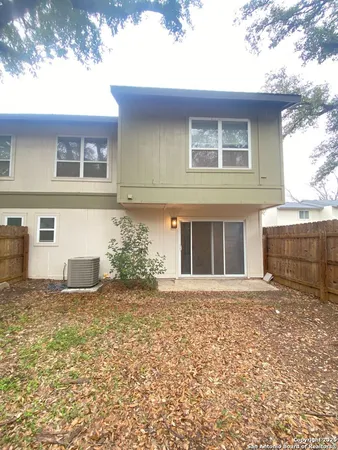 $1,695 | 100 Lorenz Road, Unit 1401, San Antonio, TX 78209