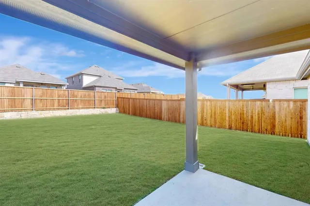 $314,990 | 7416 Sunset Vly Lane, Krum, TX 76249
