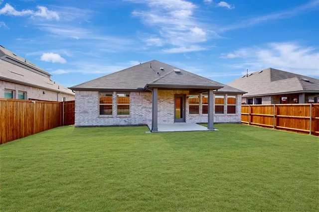 $314,990 | 7416 Sunset Vly Lane, Krum, TX 76249