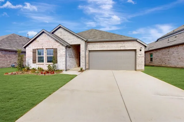 $314,990 | 7416 Sunset Vly Lane, Krum, TX 76249