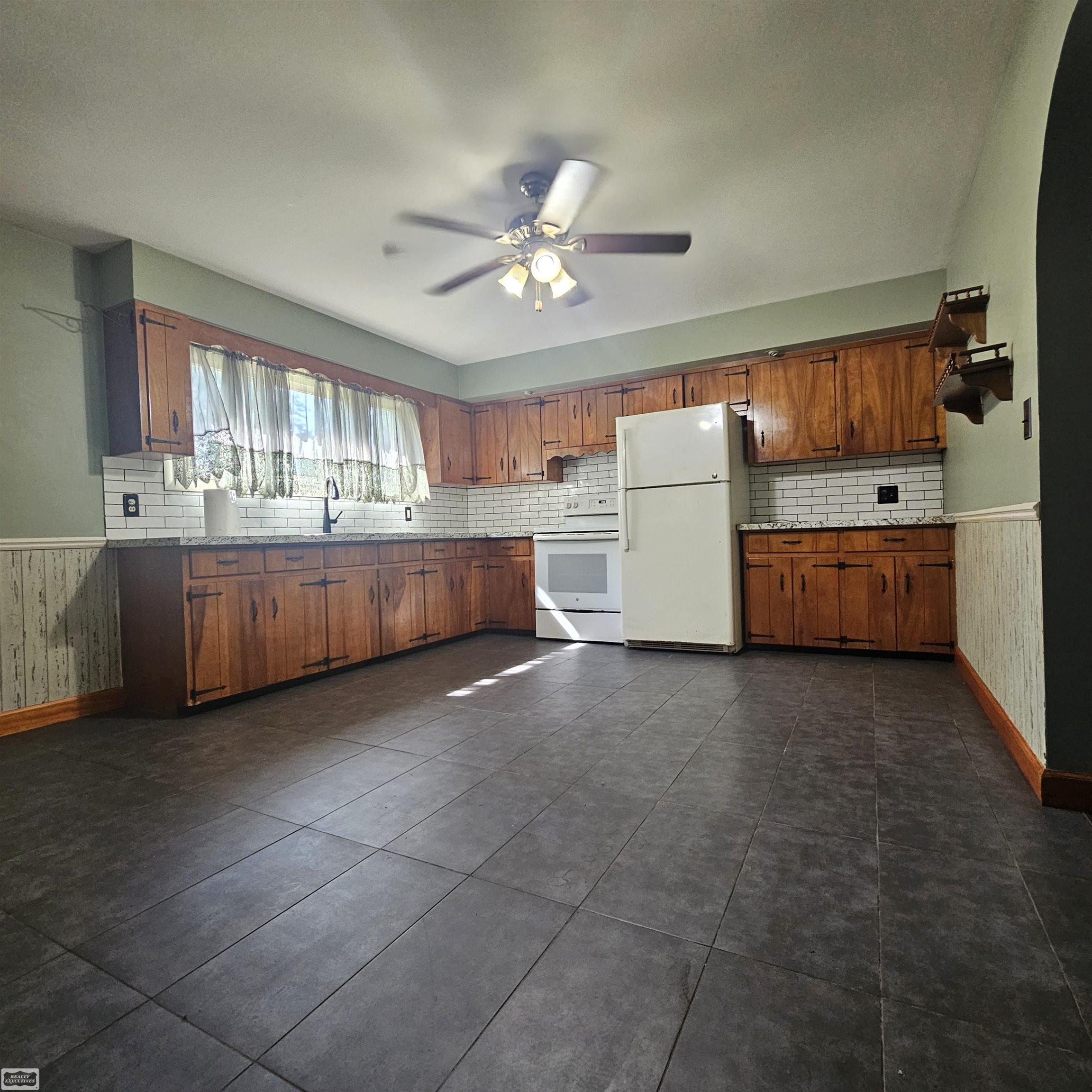 3177 Beach Road Port Huron, MI 48060 - Photo 15 of 37 Gallery Image 15