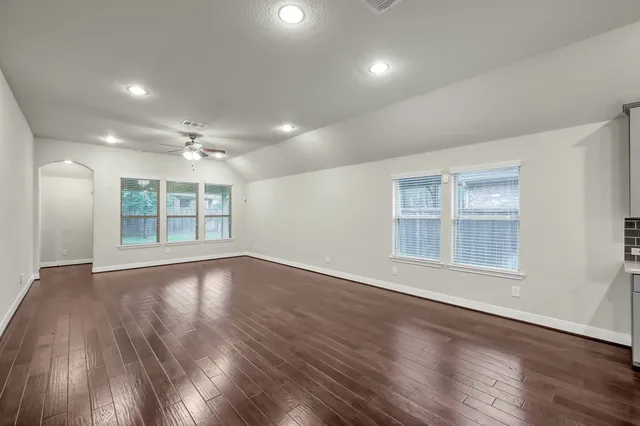 $3,250 | 126 Pioneer Canyon Place, Tomball, TX 77375