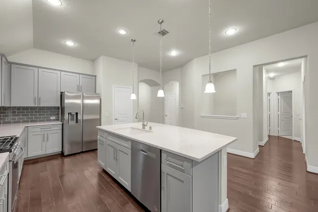 $3,250 | 126 Pioneer Canyon Place, Tomball, TX 77375