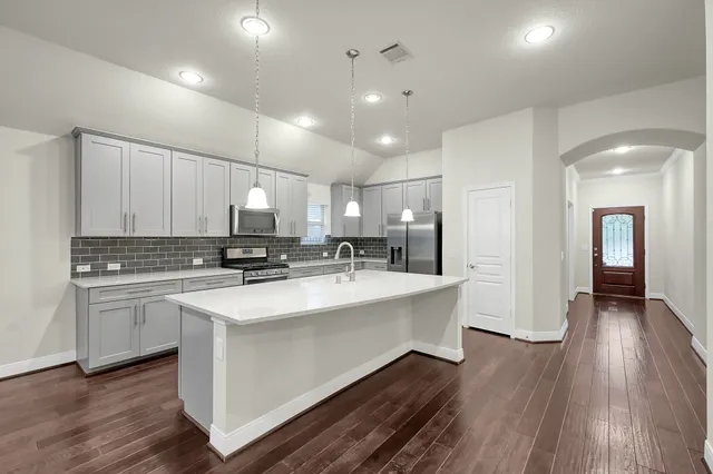 $3,250 | 126 Pioneer Canyon Place, Tomball, TX 77375