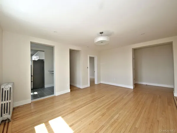 $2,335 | 130 Centre Avenue, Unit 6A, New Rochelle, NY 10805