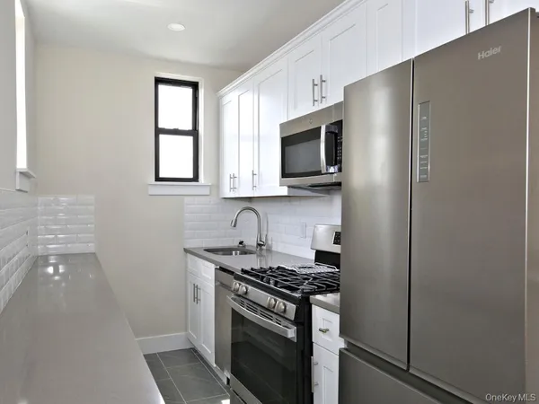 $2,335 | 130 Centre Avenue, Unit 6A, New Rochelle, NY 10805