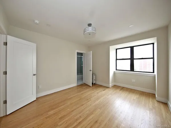 $2,335 | 130 Centre Avenue, Unit 6A, New Rochelle, NY 10805