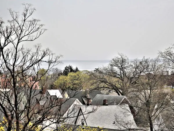 $2,335 | 130 Centre Avenue, Unit 6A, New Rochelle, NY 10805