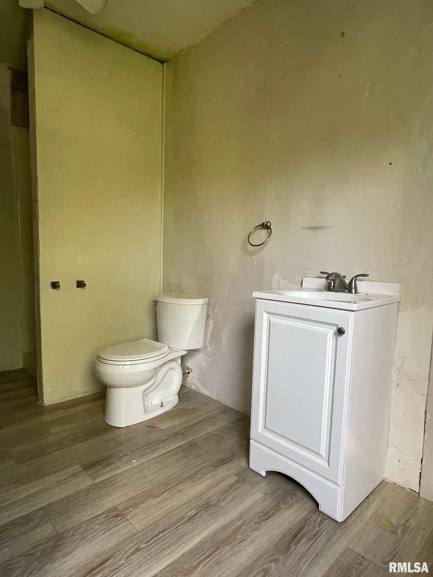 1609 Baldwin Road Jacksonville, IL 62650 - Photo 12 of 19