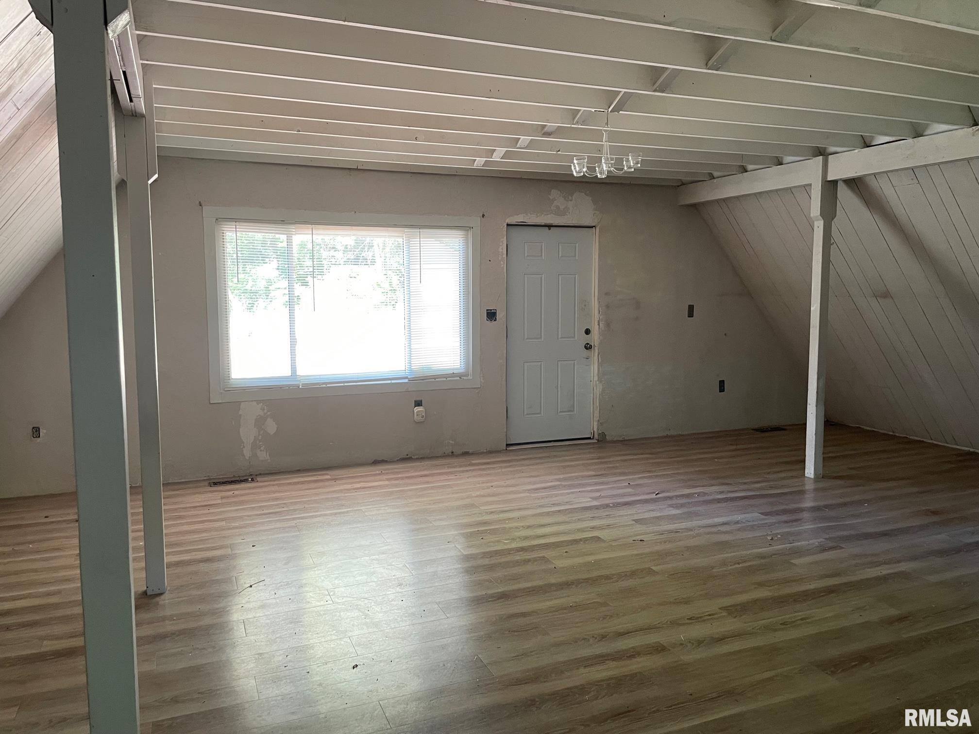 1609 Baldwin Road Jacksonville, IL 62650 - Photo 5 of 19