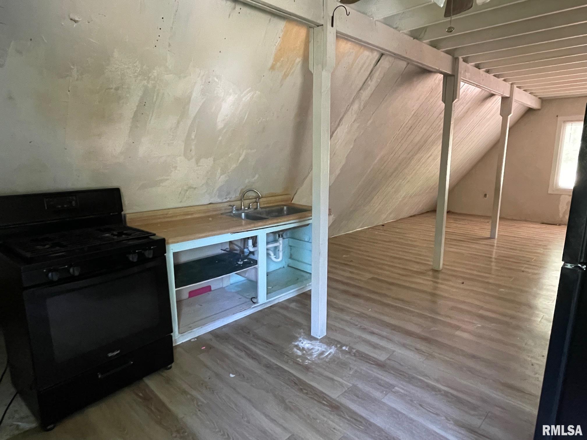 1609 Baldwin Road Jacksonville, IL 62650 - Photo 10 of 19