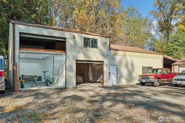 $1,000,000 | 27515 Entwhistle Road East, Buckley, WA 98321