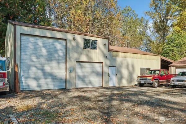 $1,000,000 | 27515 Entwhistle Road East, Buckley, WA 98321