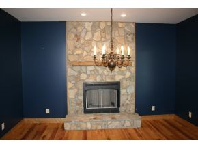 2576 Devault Bridge Road Piney Flats, TN 37686 - Photo 2 of 24 Living Room