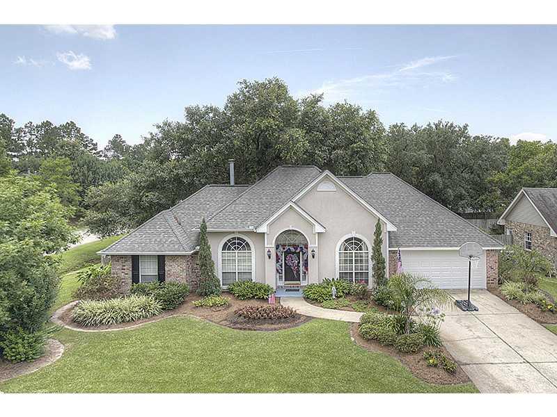 1392 South Ridge Drive Mandeville, LA 70448 - Photo 1 of 18 Gallery Image 1