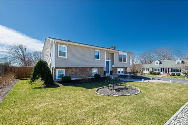 $500,000 | 58 Schofield Street, West Warwick, RI 02893
