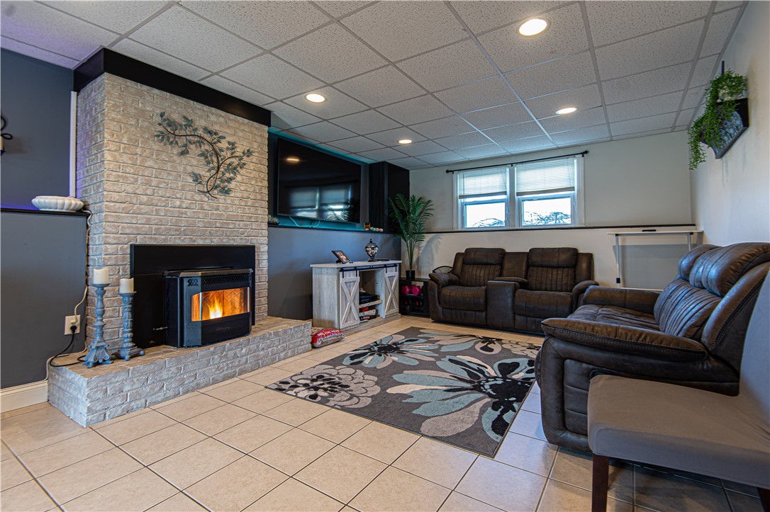 58 Schofield Street West Warwick, RI 02893 - Photo 4 of 24