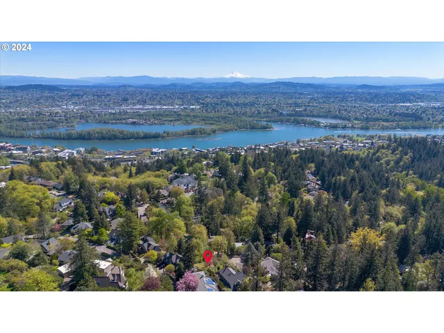 $250,000 | Southwest Westwood Court, Portland, OR 97239