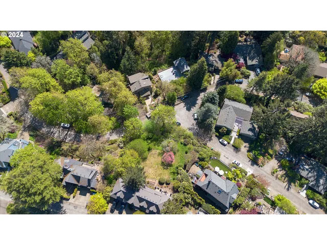 $250,000 | Southwest Westwood Court, Portland, OR 97239