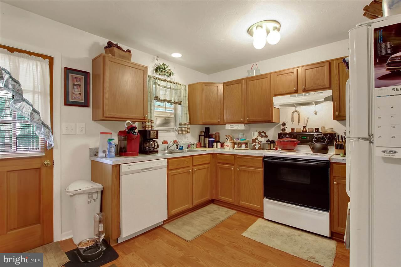 3122 Sundial Road Dover, PA 17315 - Photo 6 of 25 Gallery Image 6