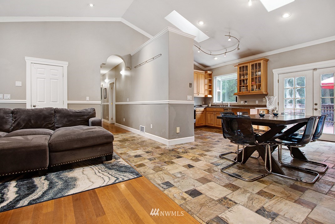 19412 43rd Avenue Southeast Bothell, WA 98012 - Photo 4 of 25 Gallery Image 4