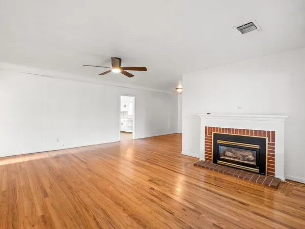 $329,000 | 732 West Cortland Avenue, Fresno, CA 93705