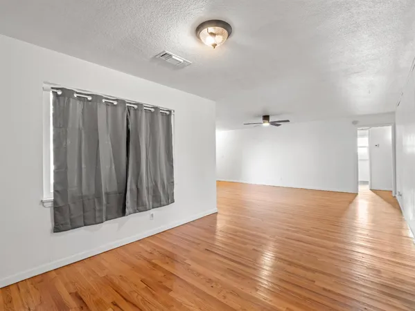 $329,000 | 732 West Cortland Avenue, Fresno, CA 93705