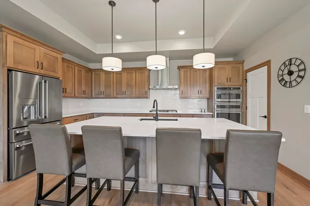 $679,900 | 1629 North Honeysuckle Drive, De Pere, WI 54115