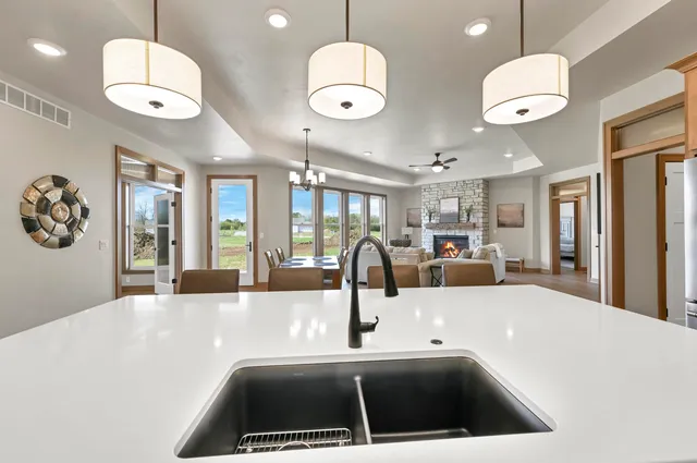 $679,900 | 1629 North Honeysuckle Drive, De Pere, WI 54115