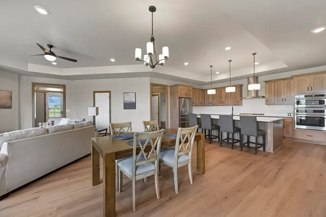 $679,900 | 1629 North Honeysuckle Drive, De Pere, WI 54115