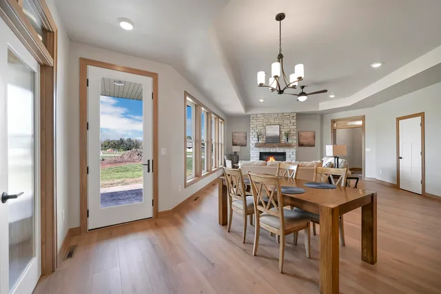 $679,900 | 1629 North Honeysuckle Drive, De Pere, WI 54115