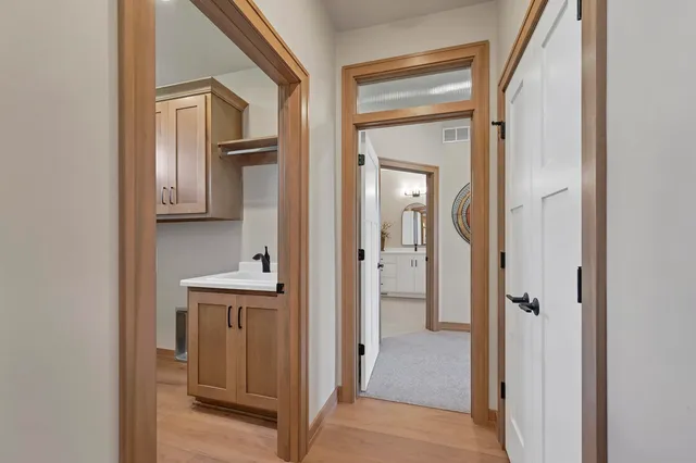 $679,900 | 1629 North Honeysuckle Drive, De Pere, WI 54115