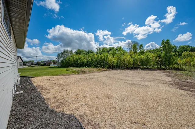 $679,900 | 1629 North Honeysuckle Drive, De Pere, WI 54115