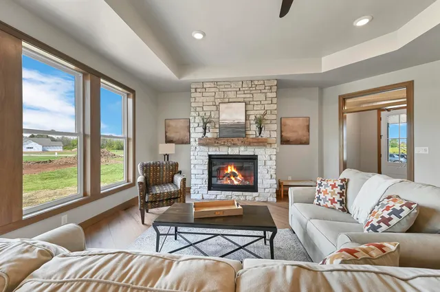 $679,900 | 1629 North Honeysuckle Drive, De Pere, WI 54115