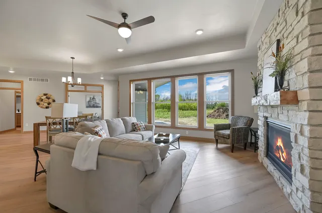 $679,900 | 1629 North Honeysuckle Drive, De Pere, WI 54115