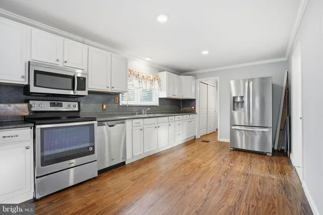 $2,500 | 451 Avenue B, Horsham, PA 19044