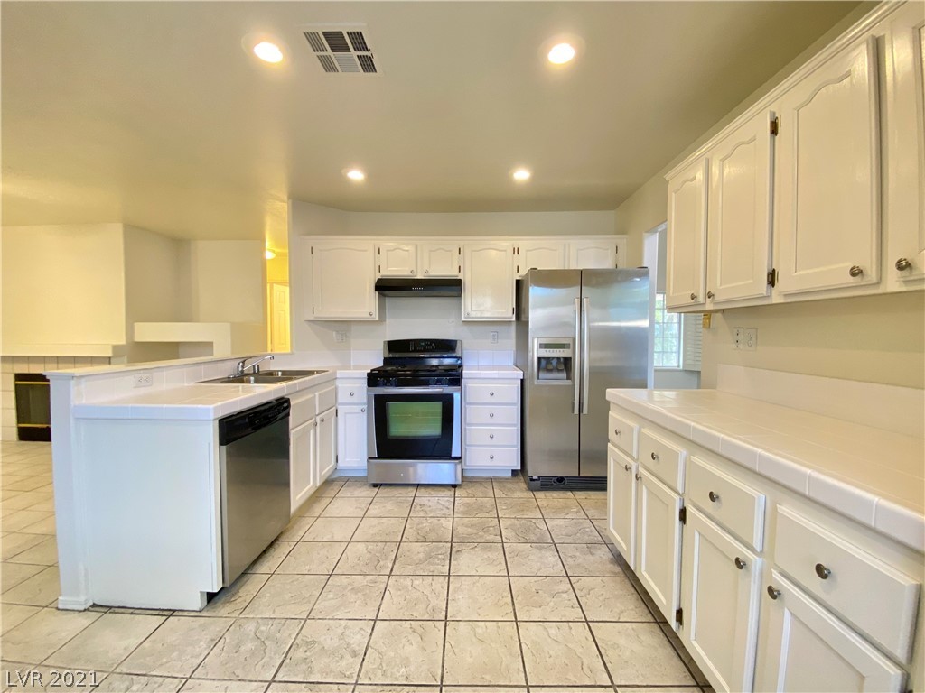 30 Knightsboro Road Henderson, NV 89074 - Photo 5 of 29