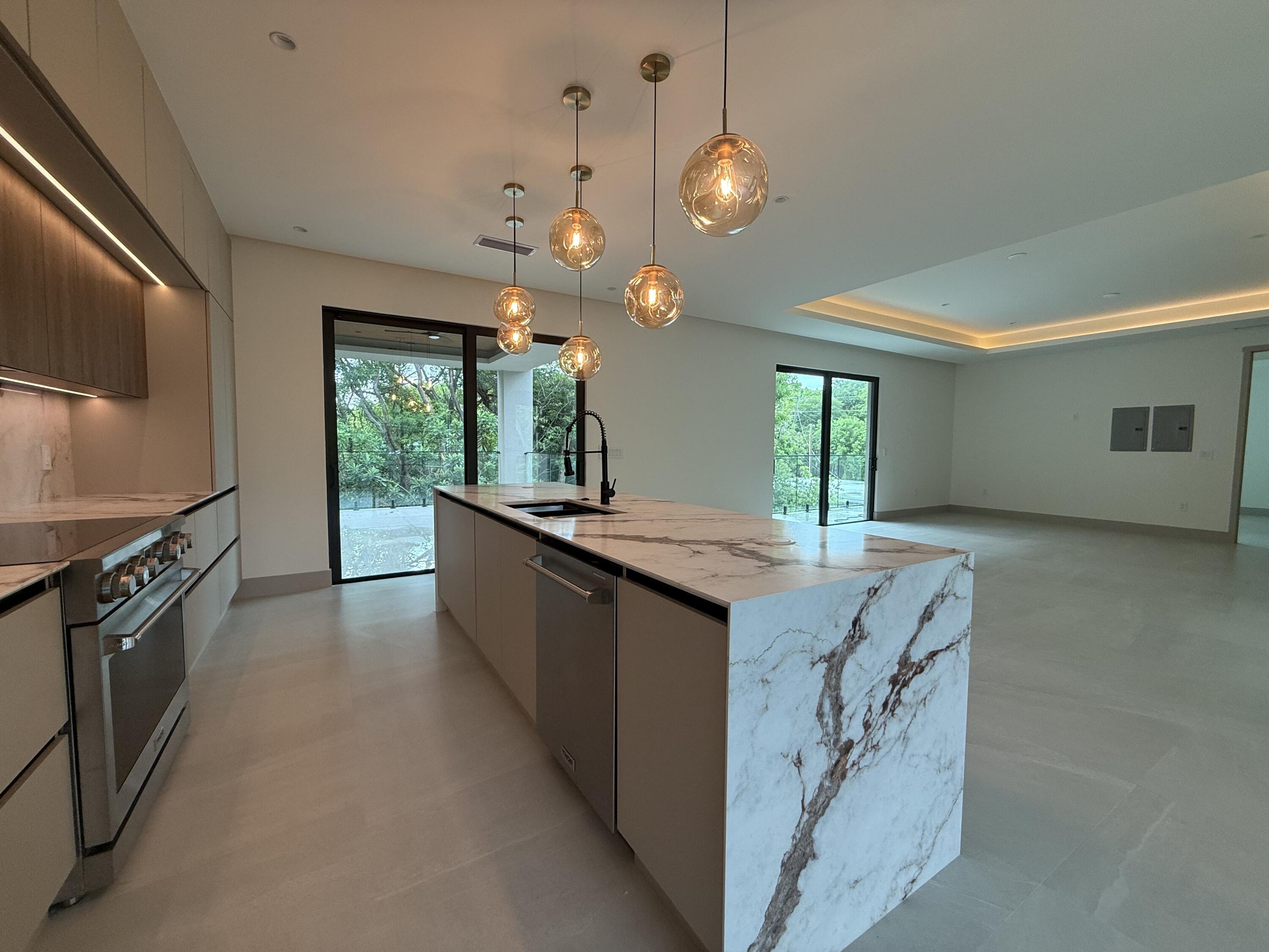 109 Point Pleasant Drive Key Largo, FL 33037 - Photo 12 of 58 KITCHEN