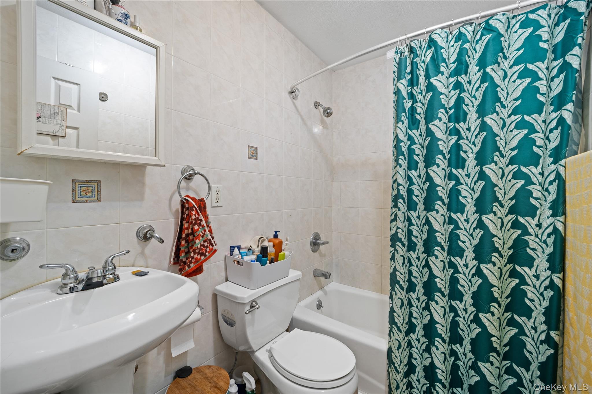 46-15 30th Road Queens, NY 11103 - Photo 8 of 24