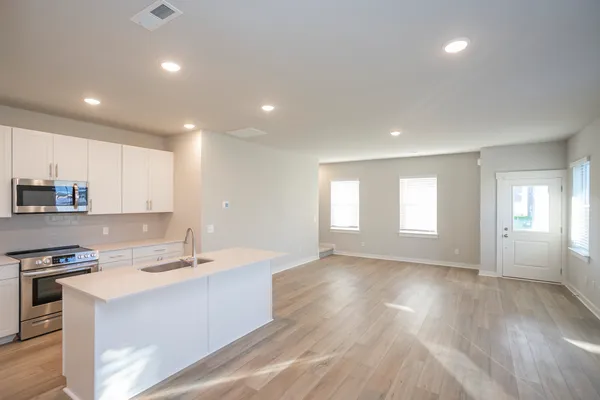 $2,075 | 2217 Hospitality Lane, Murfreesboro, TN 37128