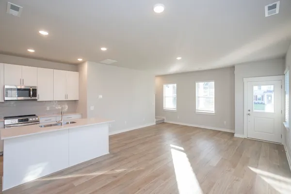 $2,075 | 2217 Hospitality Lane, Murfreesboro, TN 37128