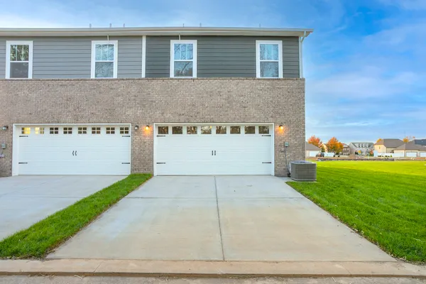 $2,075 | 2217 Hospitality Lane, Murfreesboro, TN 37128