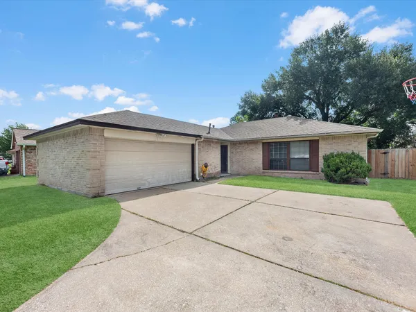$1,900 | 7234 Lost Fable Lane, Houston, TX 77095