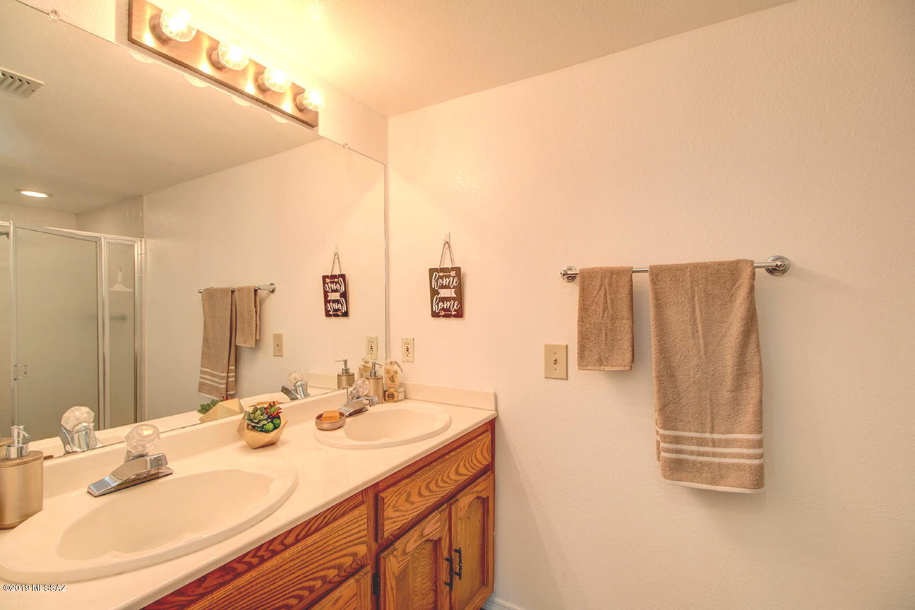 1200 East River Road, Unit K136 Tucson, AZ 85718 - Photo 11 of 28