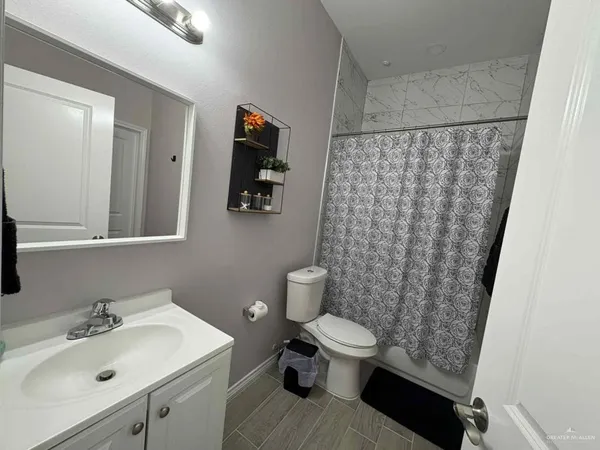 $2,500 | 2007 Cassandra Street, Mission, TX 78572