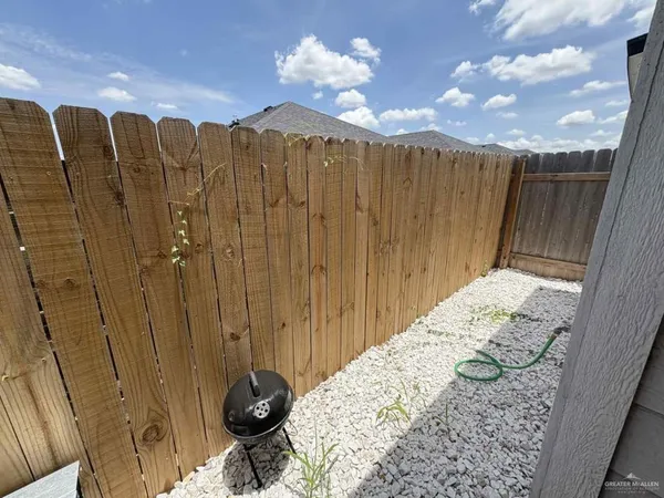 $2,500 | 2007 Cassandra Street, Mission, TX 78572