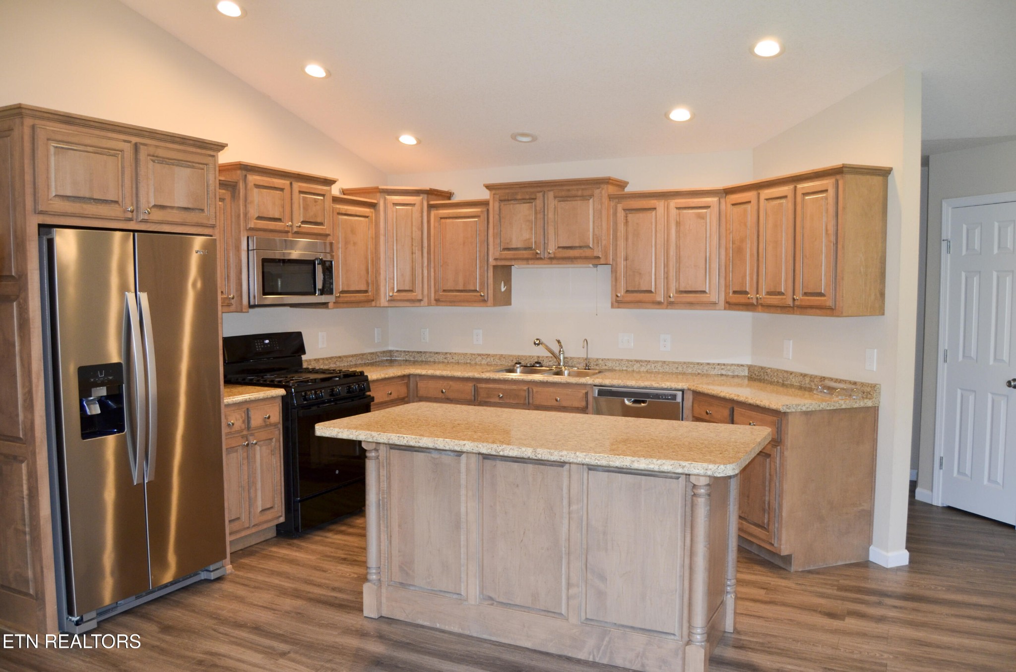 289 Deerfield Road Crossville, TN 38555 - Photo 8 of 31 Gallery Image 8